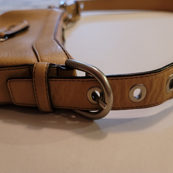 Vintage Coach Crossbody - Picture 3 of 8